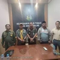 Petani Desa Mlangi, Demo di Kejaksaan Tuban, Tuntut Penyelidikan Penyelewengan Dana Kompensasi Proyek Jabung Ring Dyke Petani Desa Mlangi, Demo di Kejaksaan Tuban, Tuntut Penyelidikan Penyelewengan Dana Kompensasi Proyek Jabung Ring Dyke