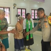 Kapolres Maybrat, Gelar Agenda, Minggu Kasih, Bagikan Bahan Makanan Kepada Lansia di Jemaat GKI Soroan, Distrik Ayamaru Barat Kapolres Maybrat, Gelar Agenda, Minggu Kasih, Bagikan Bahan Makanan Kepada Lansia di Jemaat GKI Soroan, Distrik Ayamaru Barat