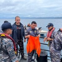 TNI AL, Gerak Cepat dalam Operasi SAR: Temukan Swimvest, Wartawan Metro TV, di Perairan Tidore TNI AL, Gerak Cepat dalam Operasi SAR: Temukan Swimvest, Wartawan Metro TV, di Perairan Tidore