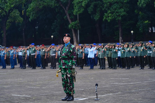 Mabes TNI Gelar Upacara Bendera 17-an, Asops Panglima TNI Tekankan Kesiapsiagaan dan Profesionalisme