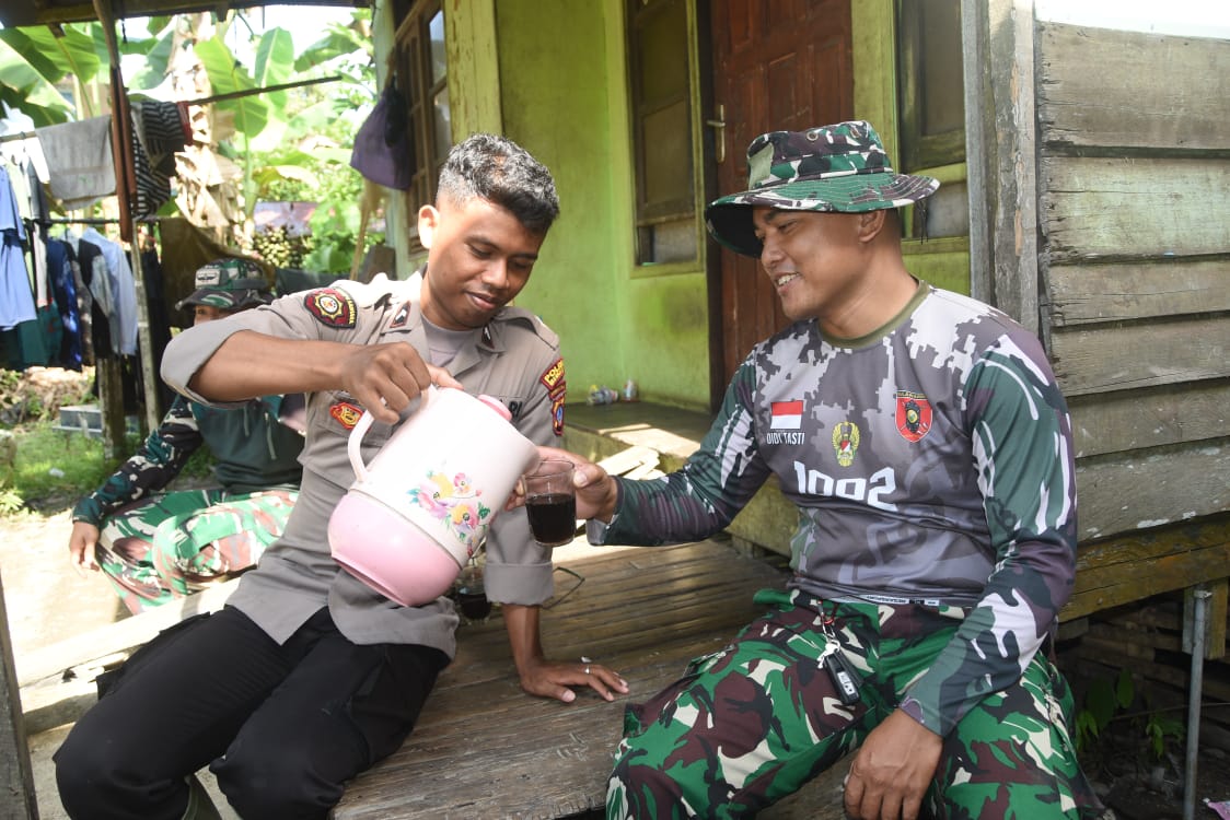 Soliditas TNI-Polri Semakin Erat di TMMD ke-124 Kodim 1002 HST