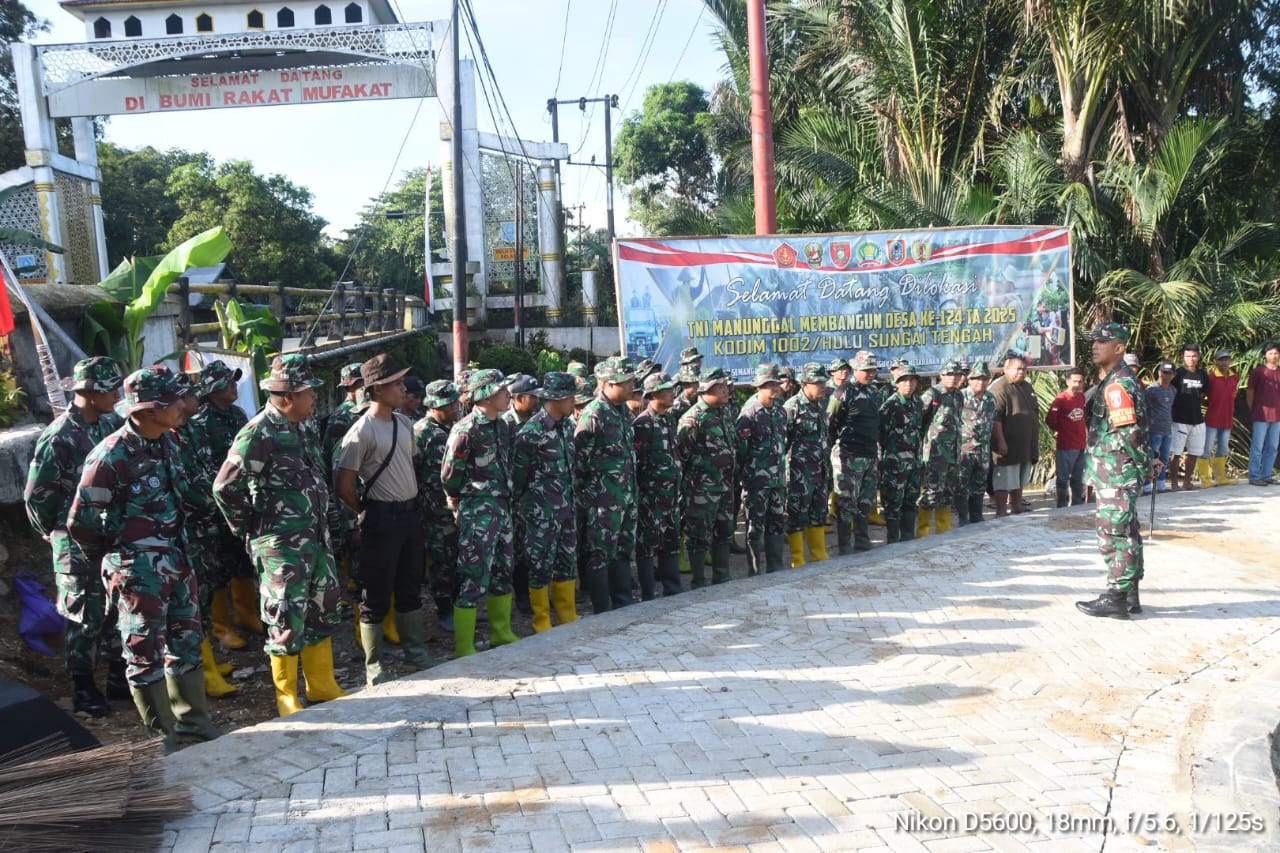 Dansatgas TMMD Kodim 1002 HST Pimpin Apel Pagi di Haruyan