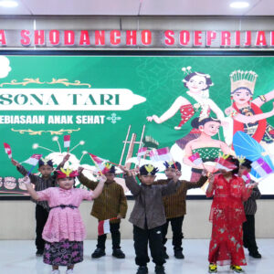 Ketua Yayasan Kartika Jaya Koordinator Kodim 0808 Hadiri Pentas Seni Para Murid TK Sejajaran Kodim 0808/Blitar