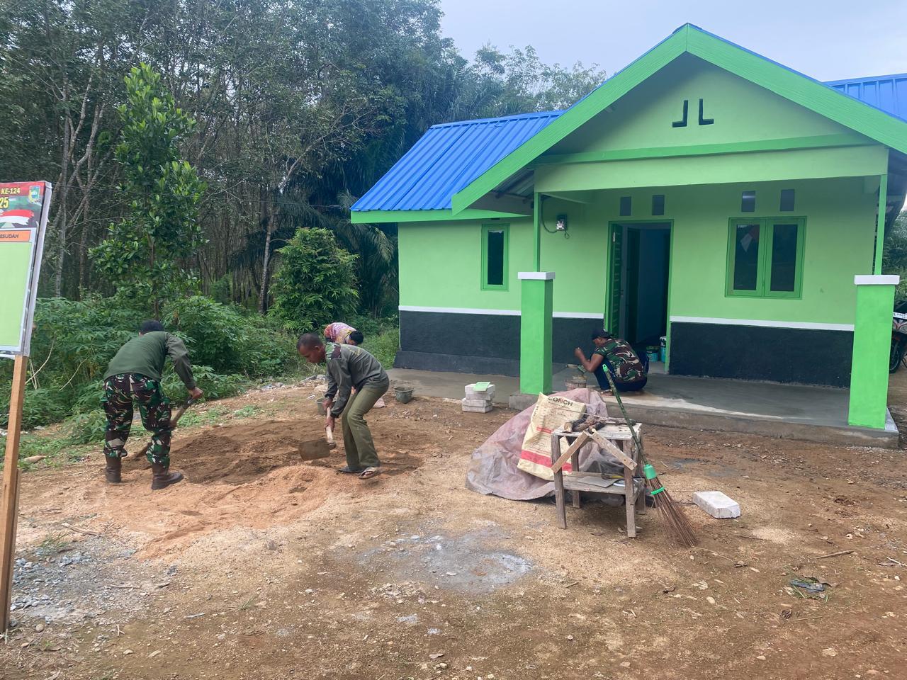 Kerja Keras dan Dedikasi Tinggi Satgas TMMD Kodim 1009 Tanah Laut Wujudkan Rumah Impian Warga