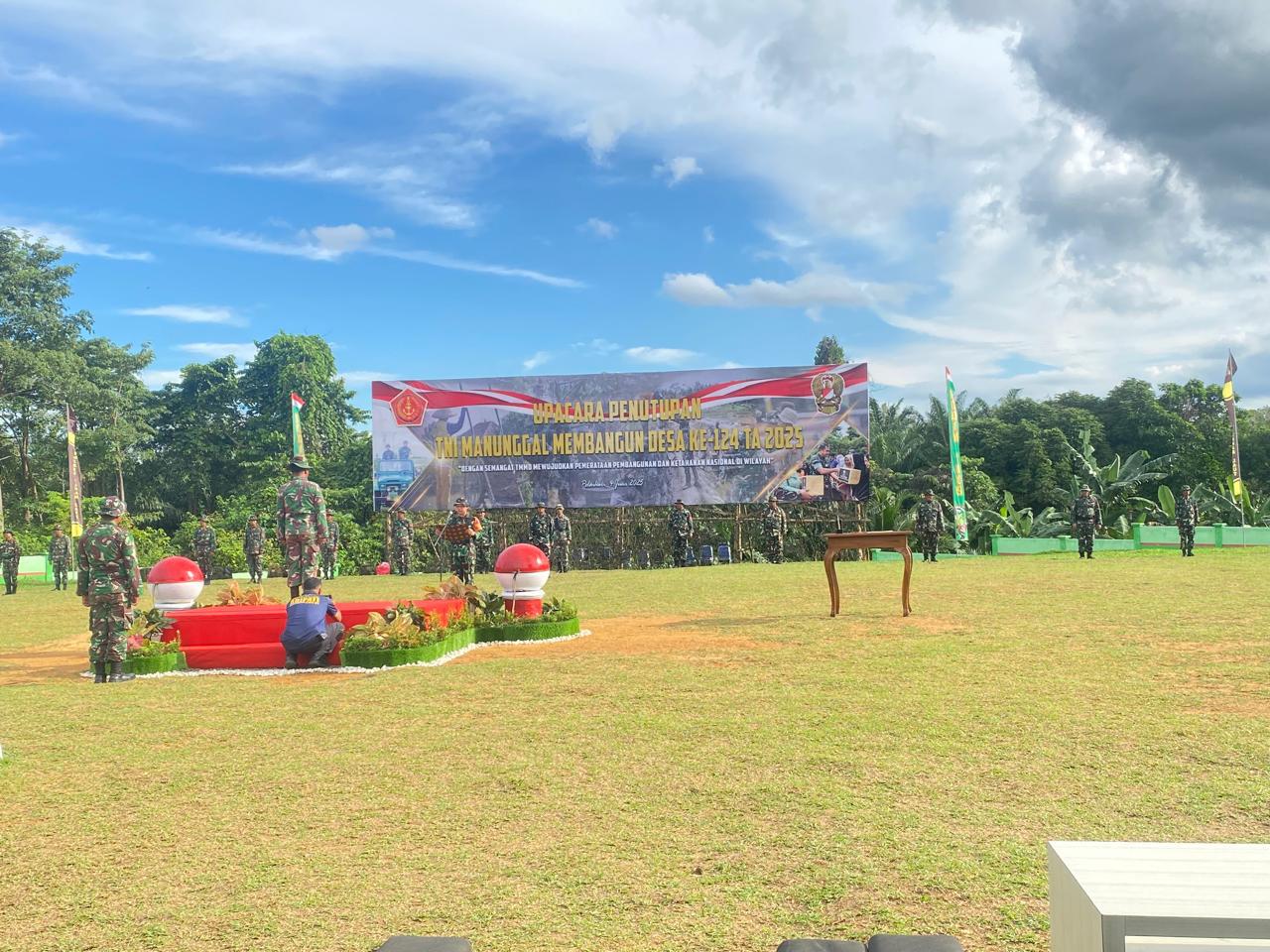 Dandim 1009 Tanah Laut Pimpin Gladi Penutupan TMMD Ke-124 2025