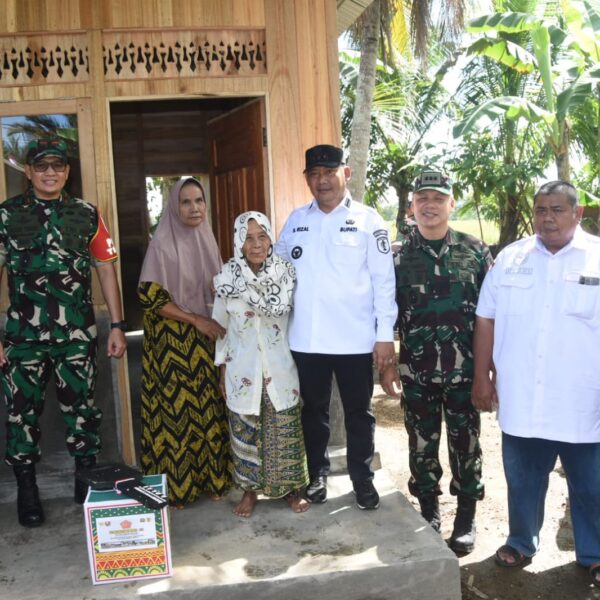 Danrem 101/Antasari Tinjau Hasil TMMD ke-124 di HST