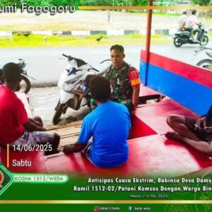 Antisipas Cuaca Ekstrim, Babinsa Desa Damuli Ramil 1512-02/Patani Komsos Dengan Warga Binannya