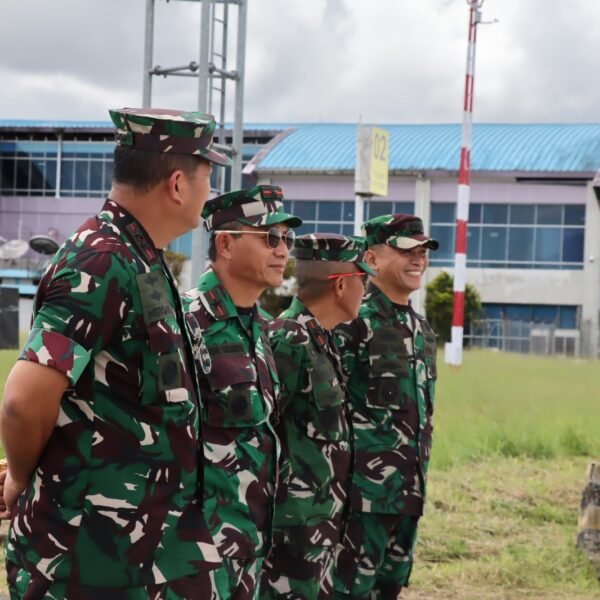 Lantamal XIV Lepas Keberangkatan Pangkogabwilhan III, Usai Kunjungan Kerja Strategis di Provinsi Papua Barat Daya