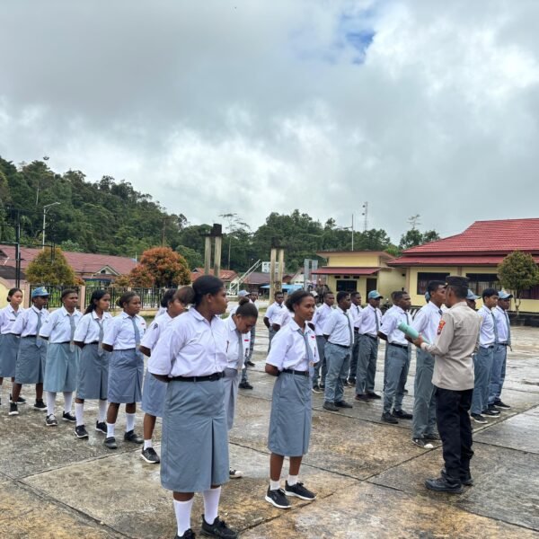 Polres Maybrat Mulai Seleksi Calon Paskibra SMA Aifat untuk HUT RI ke-80