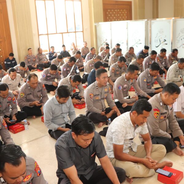 Polsek Jajaran Ikuti Dzikir dan Doa Bersama Secara Daring untuk HUT Bhayangkara ke-79