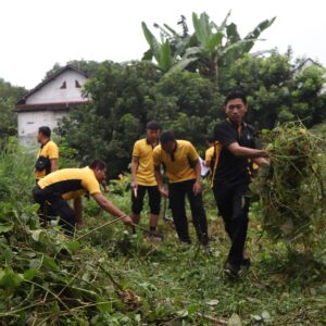 Peduli Lingkungan, Polres Tuban Fokuskan Aksi Bersih-Bersih di Kali Merik