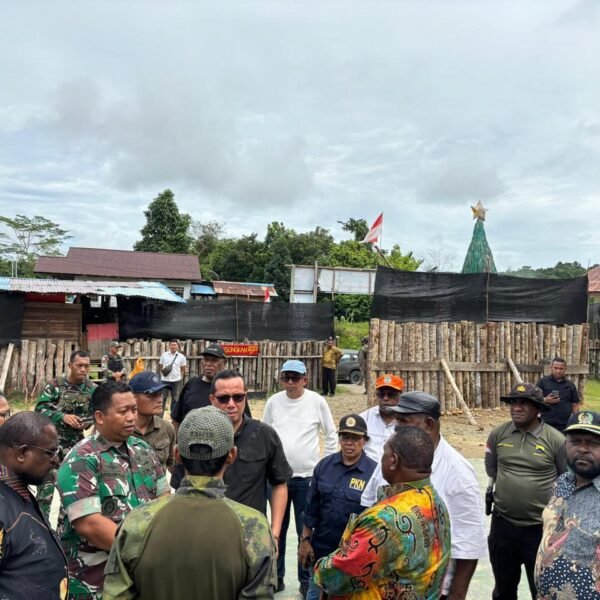 Wujud Sinergitas, TNI–Polri Laksanakan Pengamanan dan Pengawalan Kunjungan Pejabat Pemerintah di Wilayah Terdampak Konflik Sosial Maybrat