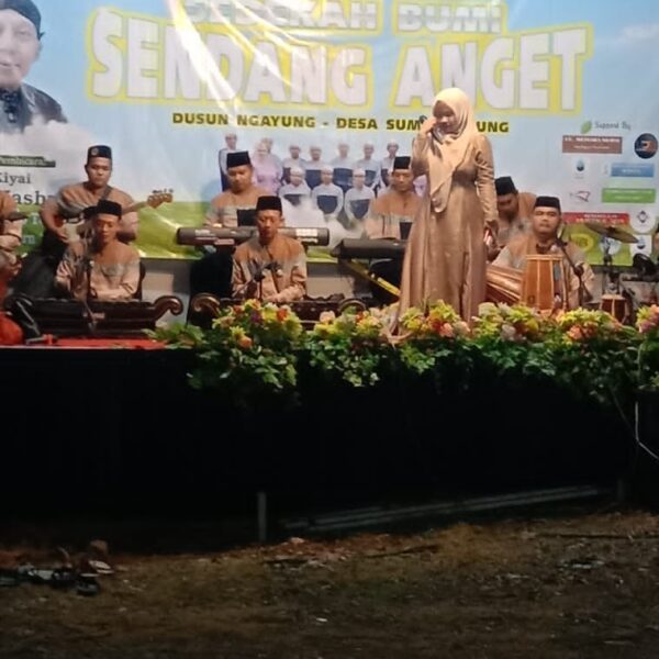 Kebersamaan Warga Terjalin Erat Lewat Sedekah Bumi di Sendang Anget Sumberagung