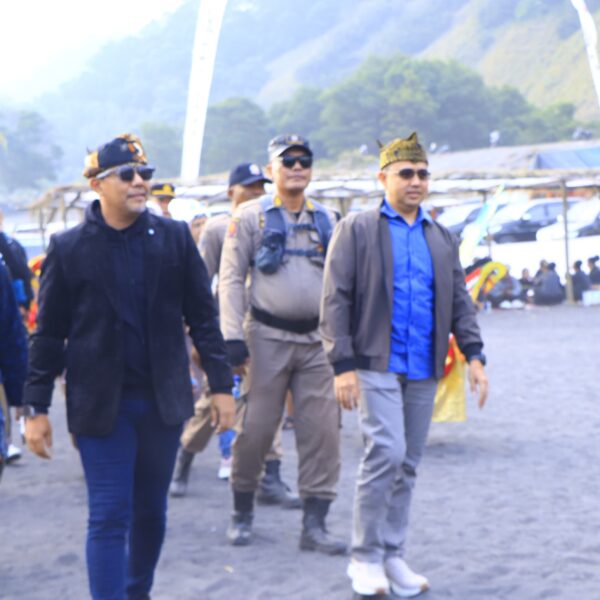 Dandim Probolinggo Saksikan Eksotika Bromo 2025, Budaya dan Alam Harmoni