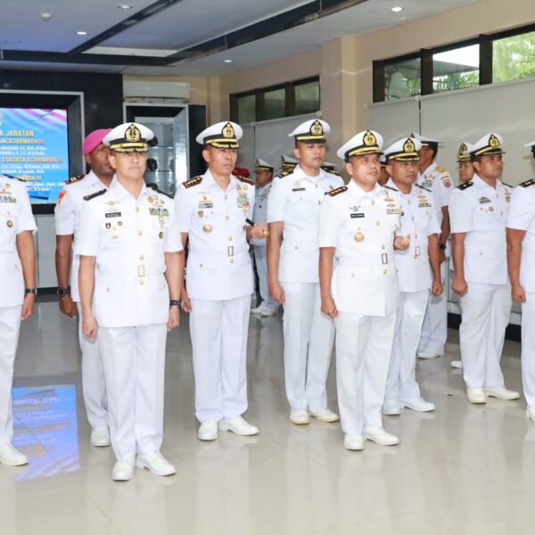 Pangkoarmada III Pimpin Sertijab Tiga Jabatan Strategis, Tekankan Pembaruan Semangat dan Kepemimpinan