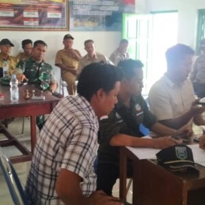 Koramil Krejengan Awasi Ketat Penggunaan APBDes 2025 Desa Jatiurip