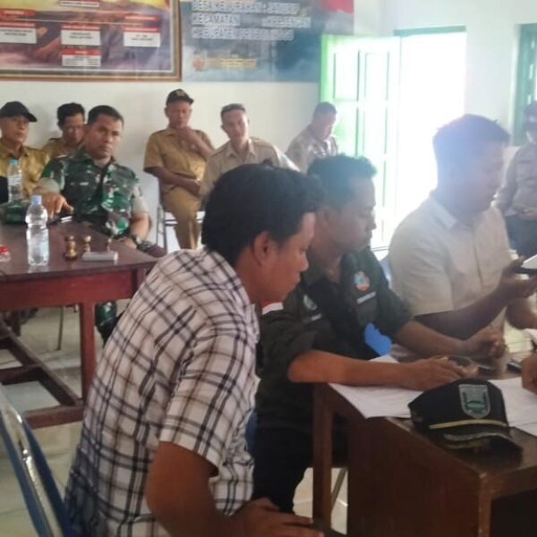 Koramil Krejengan Awasi Ketat Penggunaan APBDes 2025 Desa Jatiurip