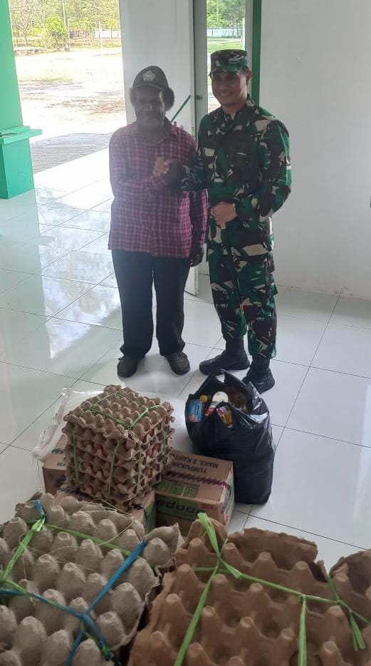 Danrem 172/PWY Salurkan Bantuan Sembako Untuk 11 Kepala Suku di Yahukimo, Perkuat Sinergi dan Kepedulian