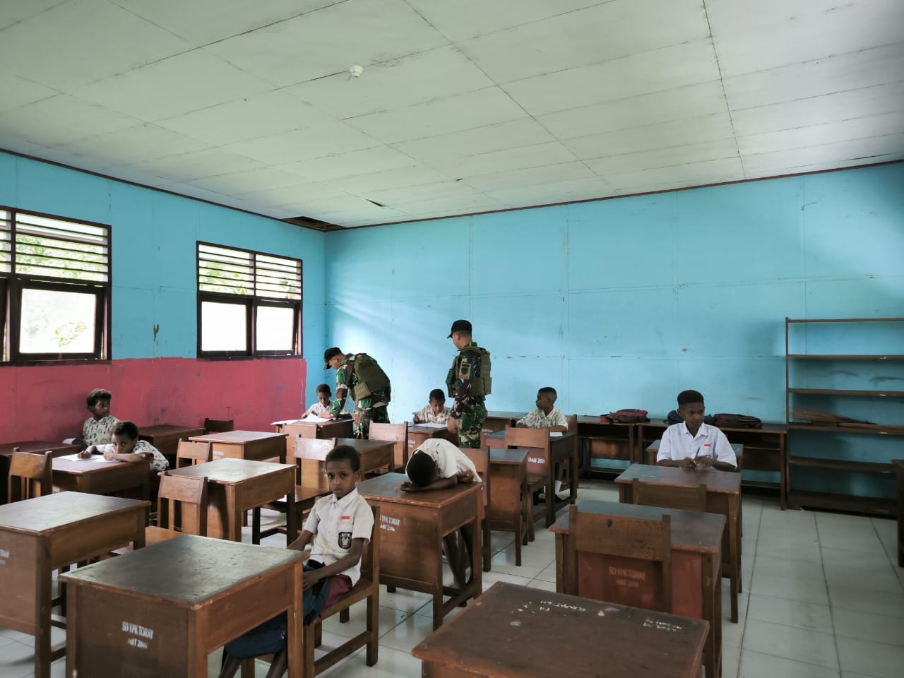 Tangan Teduh di Perbatasan: Membentuk Generasi Emas