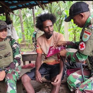 Satgas Yonif 312/KH Gencarkan Aksi Sehat di Pedalaman Yanggandur