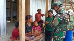 Bentuk Nyata Kepedulian, Satgas Yonif 715/Mtl Berikan Pelayanan Kesehatan Dengan Cinta