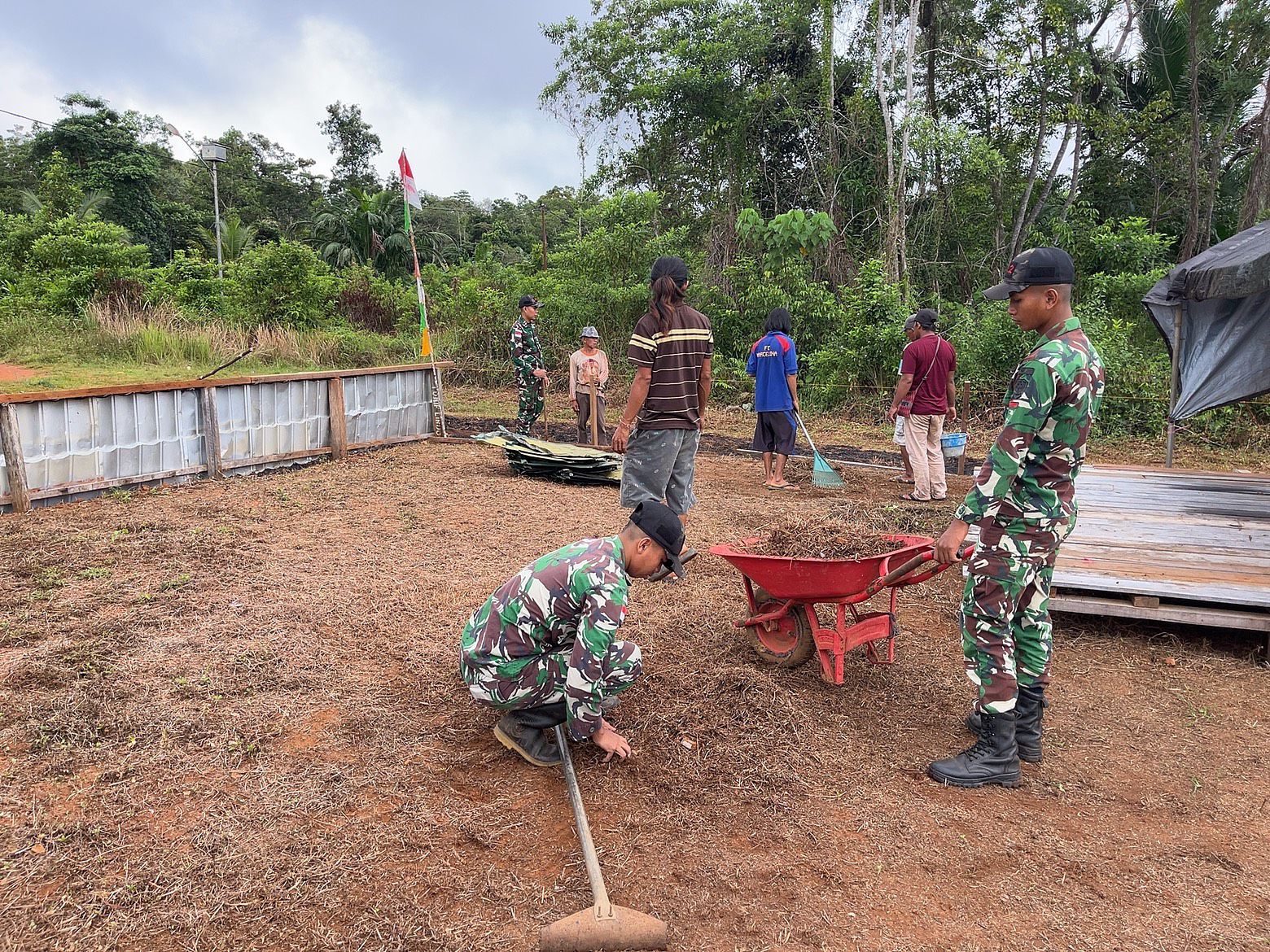 Bersama Rakyat, TNI Kuat: Aksi Peduli Masjid di Kampung Baidub