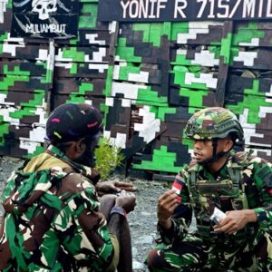 Satgas Yonif 715/Mtl Maksimalkan Layanan Kesehatan Kepada Masyarakat Puncak Jaya