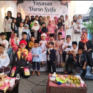Gubernur LIRA Jatim Samsudin Hadiri Santunan 1 Muharram Darus Syifa Gubernur LIRA Jatim Samsudin Hadiri Santunan 1 Muharram Darus Syifa