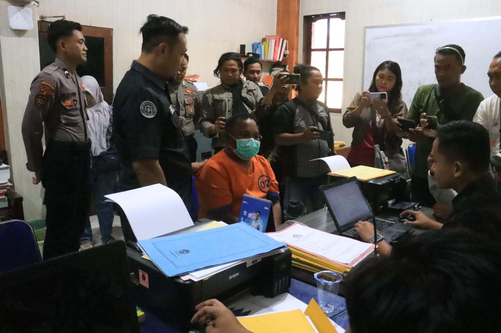 Polres Probolinggo Kota Ungkap Penipuan Motor Scoopy, Pelaku Ditangkap Polres Probolinggo Kota Ungkap Penipuan Motor Scoopy, Pelaku Ditangkap