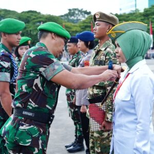 Dipimpin Pangdam XIV/Hsn, Penutupan SPPI Batch-3 Makassar Penuh Haru dan Syukur Mantan Siswa