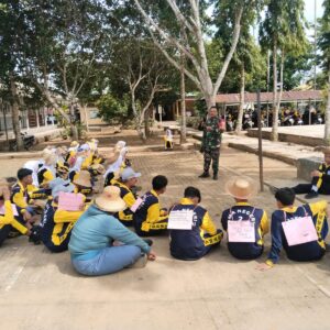 252 Siswa Baru SMAN 2 Barabai Ikuti MPLS Bersama Koramil 1002-04/Las