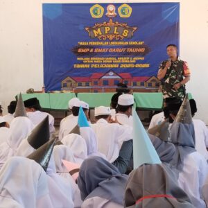 Tumbuhkan Nasionalisme, TNI Probolinggo Tanamkan Wawasan Kebangsaan di Pondok Darut Tauhid
