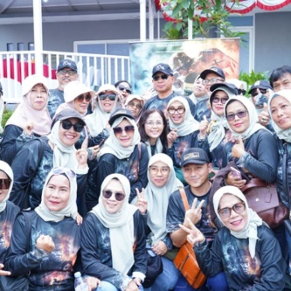 Panglima TNI dan Ratusan Sahabat Lama Berbagi di CFD dan Nobar Film “Believe”
