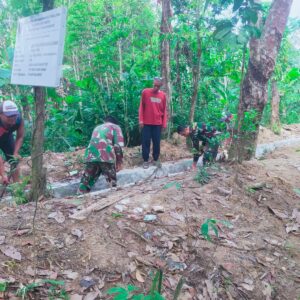 Koramil 1008-04/Tanta Gelar Aksi Bersih-Bersih Parit Bersama Warga Koramil 1008-04/Tanta Gelar Aksi Bersih-Bersih Parit Bersama Warga