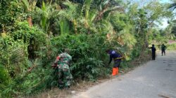 Sinergi Tni Dan Masyarakat Terlihat Dalam Kegiatan Jumat Bersih Di Desa Padangin