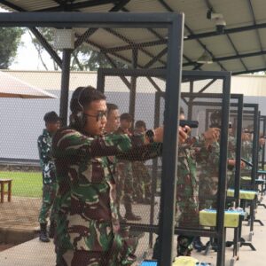 Tingkatkan Kemampuan Prajurit, Lanud Sultan Hasanuddin Gelar Latihan Menembak Pistol