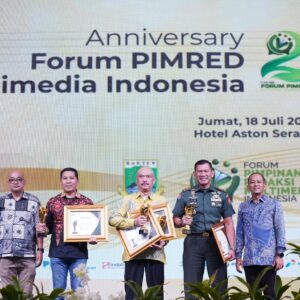 Panglima TNI Raih Penghargaan Pemimpin Visioner di Pimred Award 2025