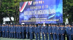 Puncak Peringatan Ke-78 Hari Bakti TNI AU, Personel Lanud Sultan Hasanuddin Ikuti Upacara di Makoopsud II