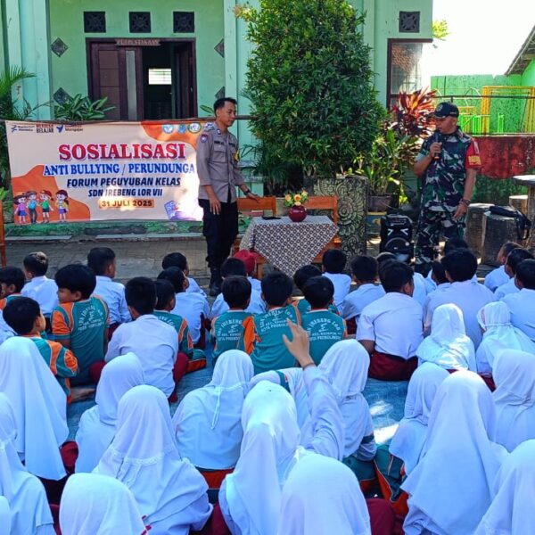 Babinsa dan Bhabinkamtibmas Edukasi Anti-Perundungan di SDN 7 Jrebeng Lor