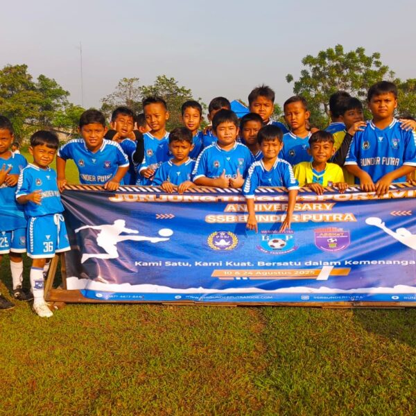 ANNIVERSARY SSB BUNDER PUTRA: Festival Sepak Bola Usia Dini Meriahkan Lapangan Bunder Putra