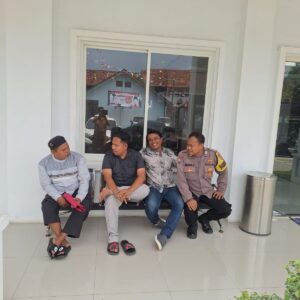 Bhabinkamtibmas Desa Cikupa Sambang Ketua RT dan RW, Perkuat Sinergi Harkamtibmas Bhabinkamtibmas Desa Cikupa Sambang Ketua RT dan RW, Perkuat Sinergi Harkamtibmas