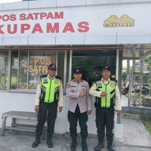 Anggota Sat PamObvit Polresta Tangerang melaksanakan pengamanan di kawasan Industri Cikupa Mas Anggota Sat PamObvit Polresta Tangerang melaksanakan pengamanan di kawasan Industri Cikupa Mas