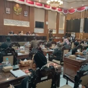 Kasdim Dampingi Pembahasan Raperda dan RPJMD 2025–2029 di DPRD Kota Kasdim Dampingi Pembahasan Raperda dan RPJMD 2025–2029 di DPRD Kota