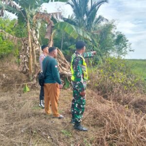 Babinsa Serda Aspiani Ajak Warga Waspadai Karhutla di Musim Kemarau Babinsa Serda Aspiani Ajak Warga Waspadai Karhutla di Musim Kemarau