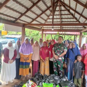 Sambut HUT RI Ke-80 Tahun 2025, Kodim 1710/Mimika Gelar Bakti Sosial Bagi Sembako Kepada Kaum Dhuafa Dan Mualaf Sambut HUT RI Ke-80 Tahun 2025, Kodim 1710/Mimika Gelar Bakti Sosial Bagi Sembako Kepada Kaum Dhuafa Dan Mualaf