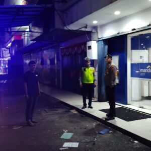 Polsek Cikupa Gelar Patroli Mobile Malam Hari Antisipasi Gangguan Kamtibmas Polsek Cikupa Gelar Patroli Mobile Malam Hari Antisipasi Gangguan Kamtibmas