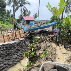 Reol/Drainase Desa Wainono TMMD 125 Kodim 1506/Namlea Capai 82 % Reol/Drainase Desa Wainono TMMD 125 Kodim 1506/Namlea Capai 82 %