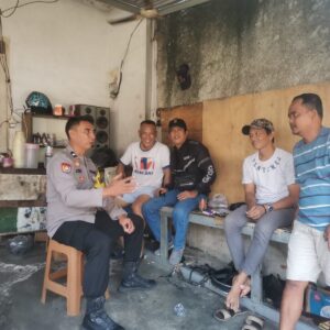 Babinkamtibmas Polsek Cikupa Sambang Warga Perum Mulya Asri, Kapolresta Apresiasi Kehadiran Polri Babinkamtibmas Polsek Cikupa Sambang Warga Perum Mulya Asri, Kapolresta Apresiasi Kehadiran Polri