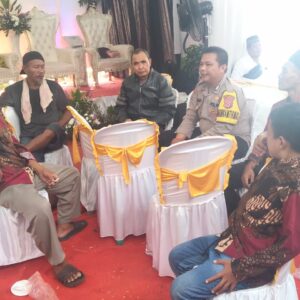 Bripka Reza Fajar A Sambangi Warga Desa Bojong, Ajak Jaga Kamtibmas Bripka Reza Fajar A Sambangi Warga Desa Bojong, Ajak Jaga Kamtibmas