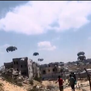 Payung Parasut Untuk Gaza Tak hanya Bawa Bantuan, Tapi Pesan Persahabatan Payung Parasut Untuk Gaza Tak hanya Bawa Bantuan, Tapi Pesan Persahabatan